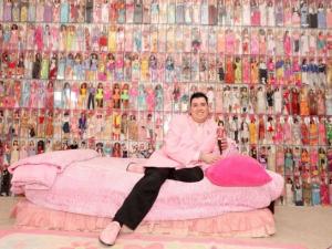 Kolektor Barbie Sejati