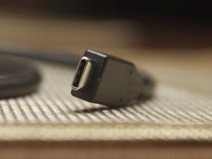 Tak Perlu Lagi Repot Mencari Colokan dengan USB Type-C